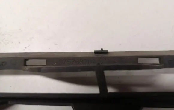 Opel Astra H Front bumper lower grill 24460271 375768702