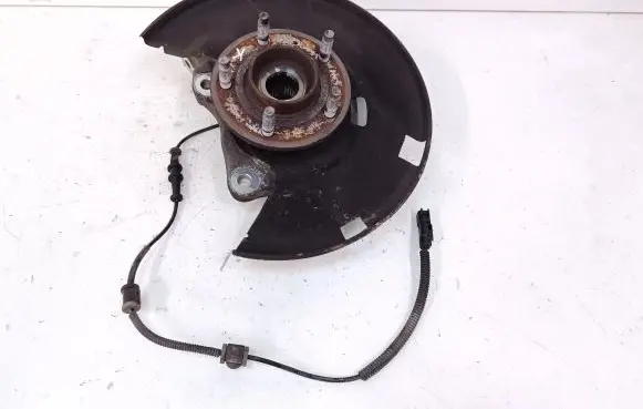 Opel Zafira C Front wheel hub spindle knuckle