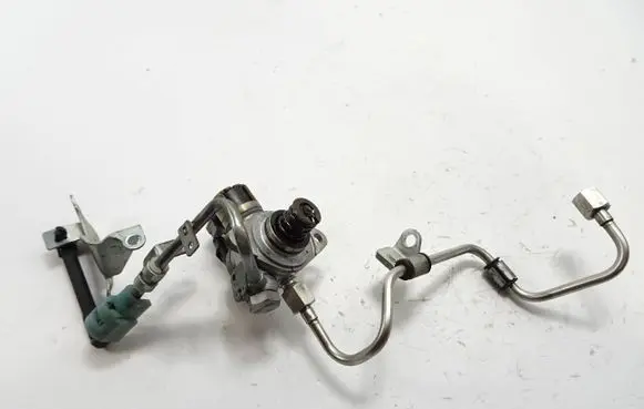 Nissan Note (E12) Fuel injection high pressure pump 2951000472 166303VA1A