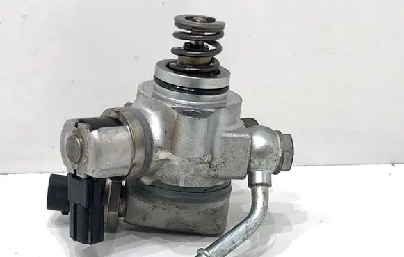 Mazda CX-9 Fuel injection high pressure pump 