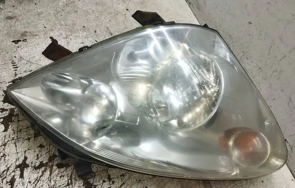 Toyota Corolla Verso AR10 Headlight/headlamp 7357230400