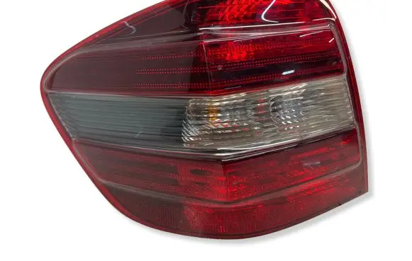 Mercedes-Benz ML W164 Rear/tail lights 404101L