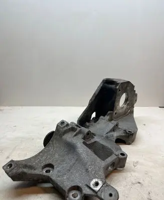 Volkswagen PASSAT B6 Fuel pump bracket v10003L903143D