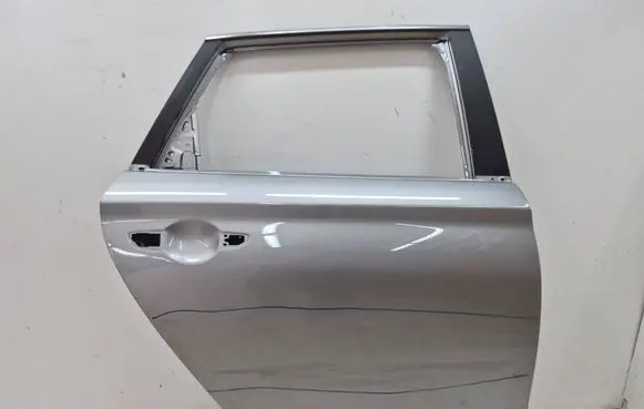 Hyundai i30 Rear door