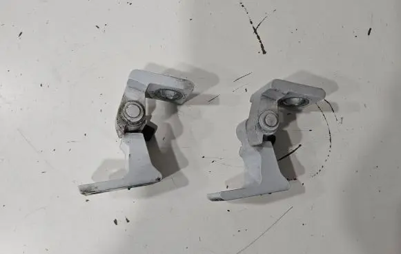 Volkswagen Up Front door lower hinge 7N0831402D 7N0831402