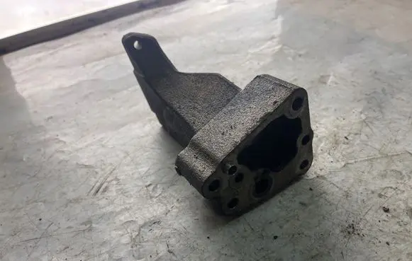 Jeep Grand Cherokee (WK) Engine mounting bracket A6420960345