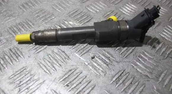 Renault Megane III Fuel injector 0445110328