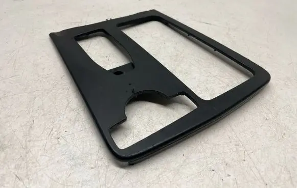 Mercedes-Benz C W204 Gear shifter surround trim plastic A2046800207