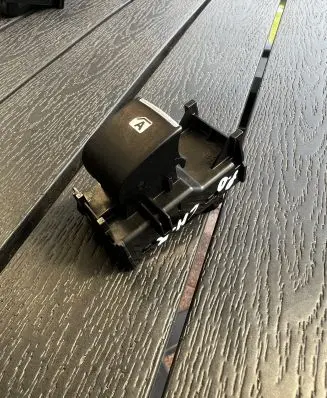 Toyota C-HR I Electric window control switch 193170