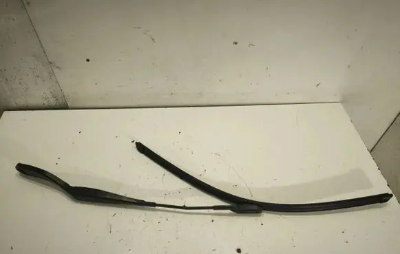 Volvo V50 Front wiper blade arm 30699997