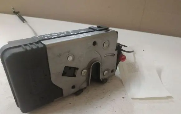 Opel Meriva A Rear door lock 13154794