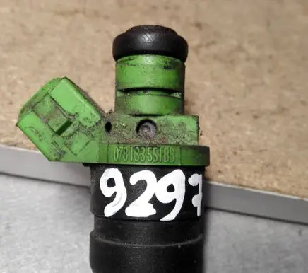 Audi A6 S6 C5 4B Fuel injector 078133551BB