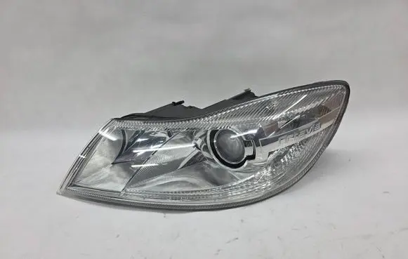 Skoda Octavia Mk2 (1Z) Headlight/headlamp 1Z1941015G