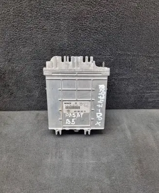 Volkswagen PASSAT B5 Engine control unit/module 028906021EG 0281001557