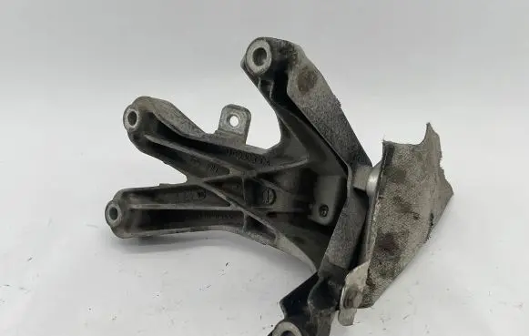 Audi A4 S4 B8 8K Engine mounting bracket 8K0199308CA 8K0199308BE