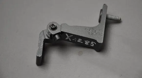 Audi A3 8Y Front door upper hinge 8W5831404A