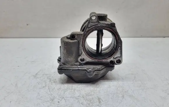 Volkswagen PASSAT B6 Throttle valve 03G128063A