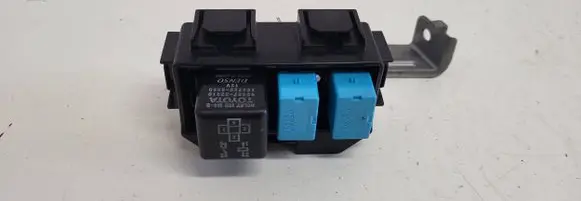 Lexus RX 330 - 350 - 400H Fuse box set 9098702010 1567000060 5P2960878