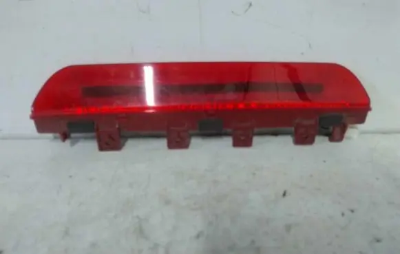 KIA Sportage Third/center stoplight
