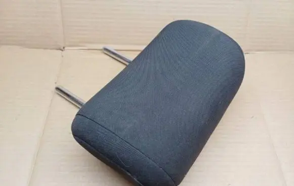 Volkswagen PASSAT B8 Rear seat headrest 