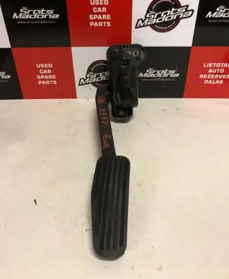 Volvo S80 Accelerator throttle pedal 30666661