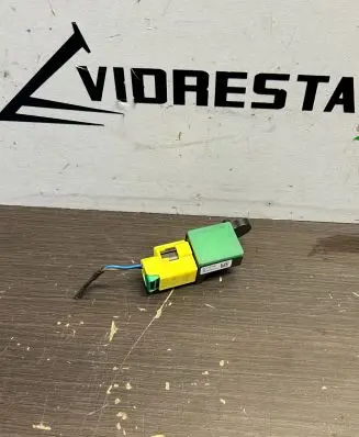 Skoda Superb B6 (3T) Airbag deployment crash/impact sensor 8K0973323S