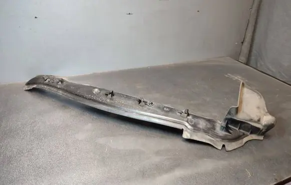 Skoda Superb B8 (3V) Fender foam support/seal 3V0821111B