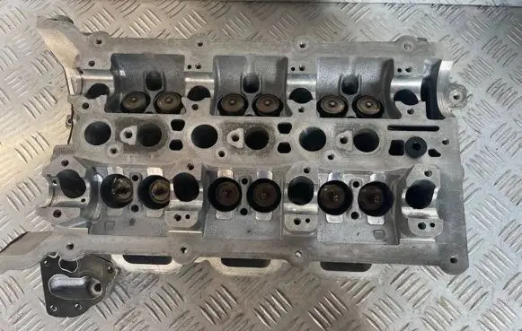 Jaguar XJ X351 Engine head PBDX23-6090-AB 2000000399027