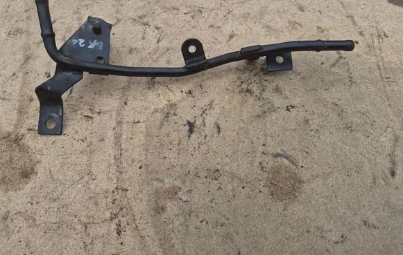 Volkswagen Touran I Fuel line pipe