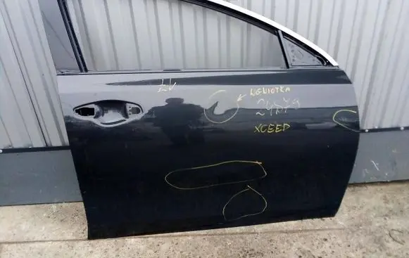 KIA Xceed Front door