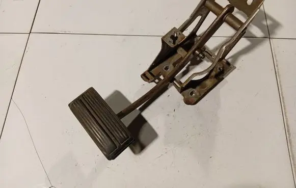 Dodge Grand Caravan Brake pedal 