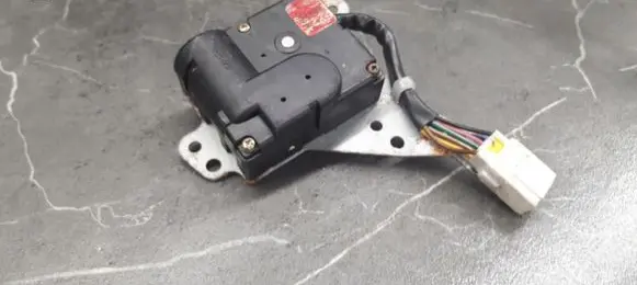 Hyundai Lantra I A/C air flow flap actuator/motor 