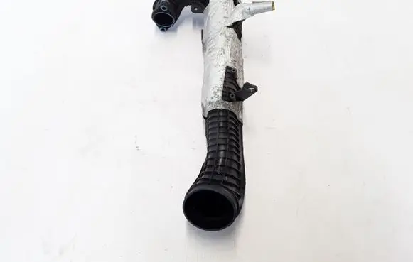 Volvo C30 Air intake duct part 7689557700