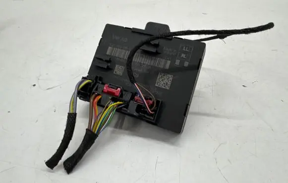 Audi A3 S3 8V Door control unit/module 5Q0959595B