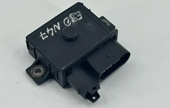 BMW 3 E90 E91 Glow plug pre-heat relay 8591723 12218591723