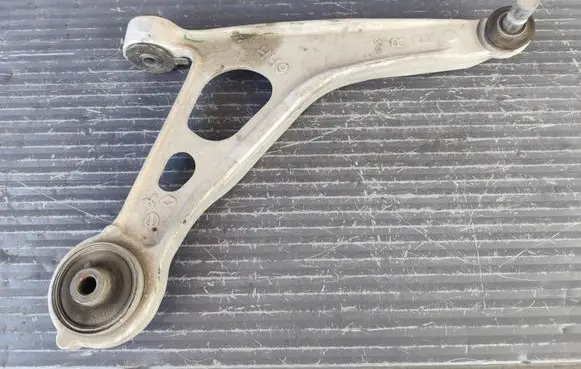 Nissan Qashqai J12 Front control arm QASHQAIJ12WAHACZ
