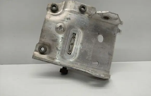 BMW 5 F10 F11 Radiator mount bracket 7186514 51117186514