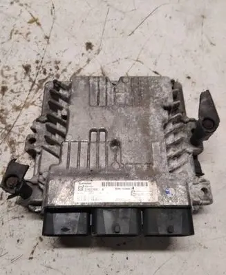 Ford Focus Engine control unit/module BV6112A650 S180138005A
