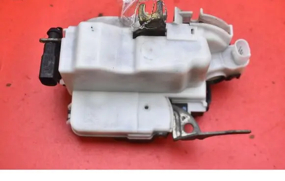 Seat Ibiza III (6L) Front door lock 6K4837015D