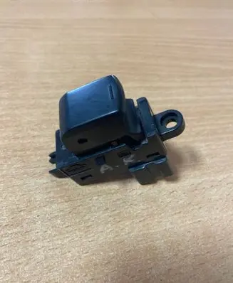 Nissan Note (E11) Electric window control switch 25411ED00A 3435