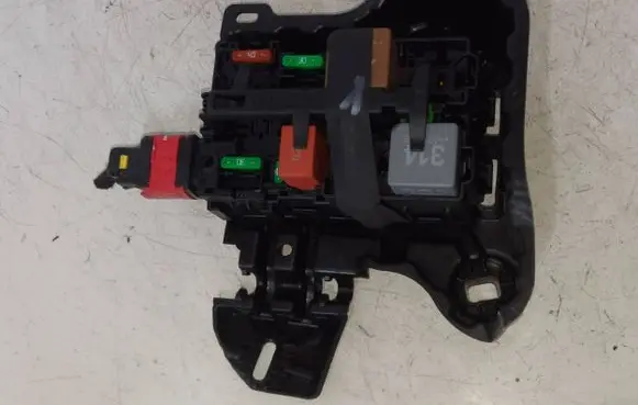 Peugeot 208 Fuse box set 9812661980 A006C801 PRH2010