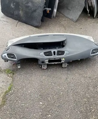 Renault Scenic III - Grand scenic III Dashboard 681000028R 681000016R