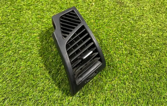 BMW 1 E81 E87 Dashboard side air vent grill/cover trim 7059187