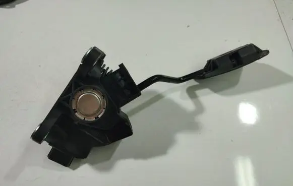 Honda Civic IX Accelerator throttle pedal 13282A2