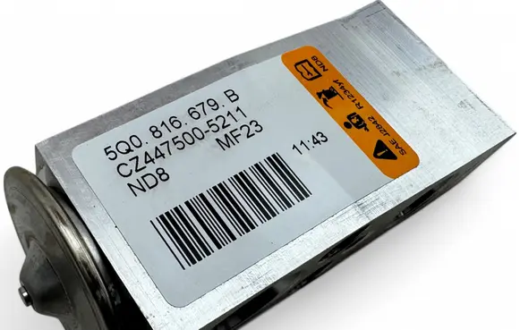 Audi TT TTS RS Mk3 8S Air conditioning (A/C) expansion valve 5Q0816679B