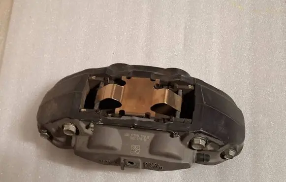 Ford Mustang VI Front brake caliper 2B302L FR3C2011BG