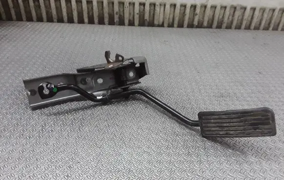 Honda FR-V Accelerator throttle pedal