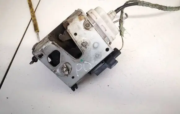Audi A3 S3 8L Front door lock 8l1837016a