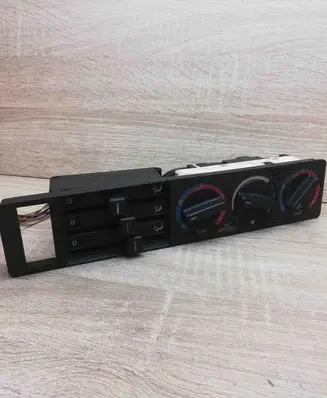 BMW 5 E34 Climate control unit 1389620