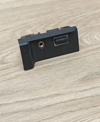 Volvo V60 AUX in-socket connector 31285608